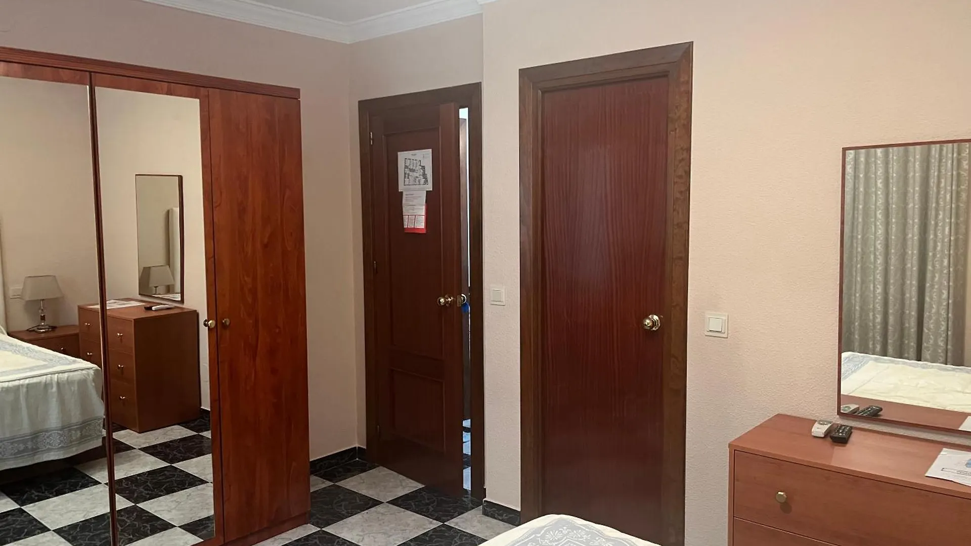 ***** Guest house Hostal Plaza Damasco Almunecar Spain